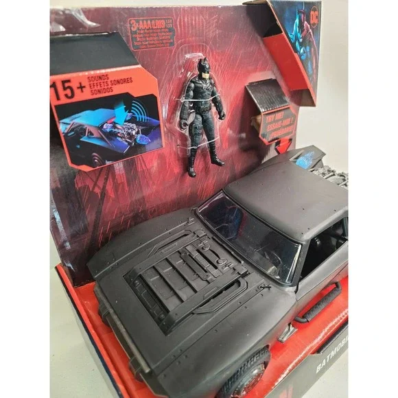 DC The Batman Movie BATMOBILE w/Lights/Sounds & 4.5” Figure 2022 Spin Master NEW